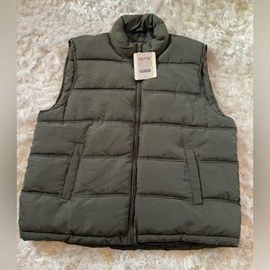 NWT men’s Smiths vest.